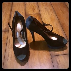 BCBG two tone blue heels